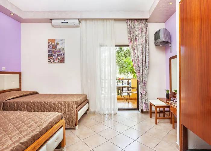 Lemon Garden Hotel *