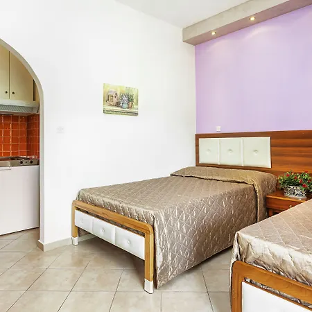 Отель Lemon Garden