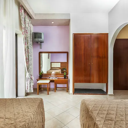 Lemon Garden Пефкохори