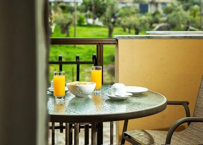 Lemon Garden Hotel *