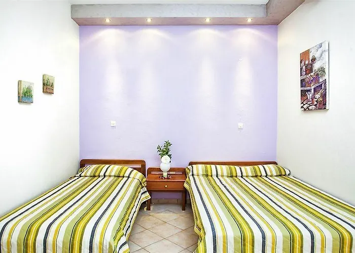 Lemon Garden Hotel *